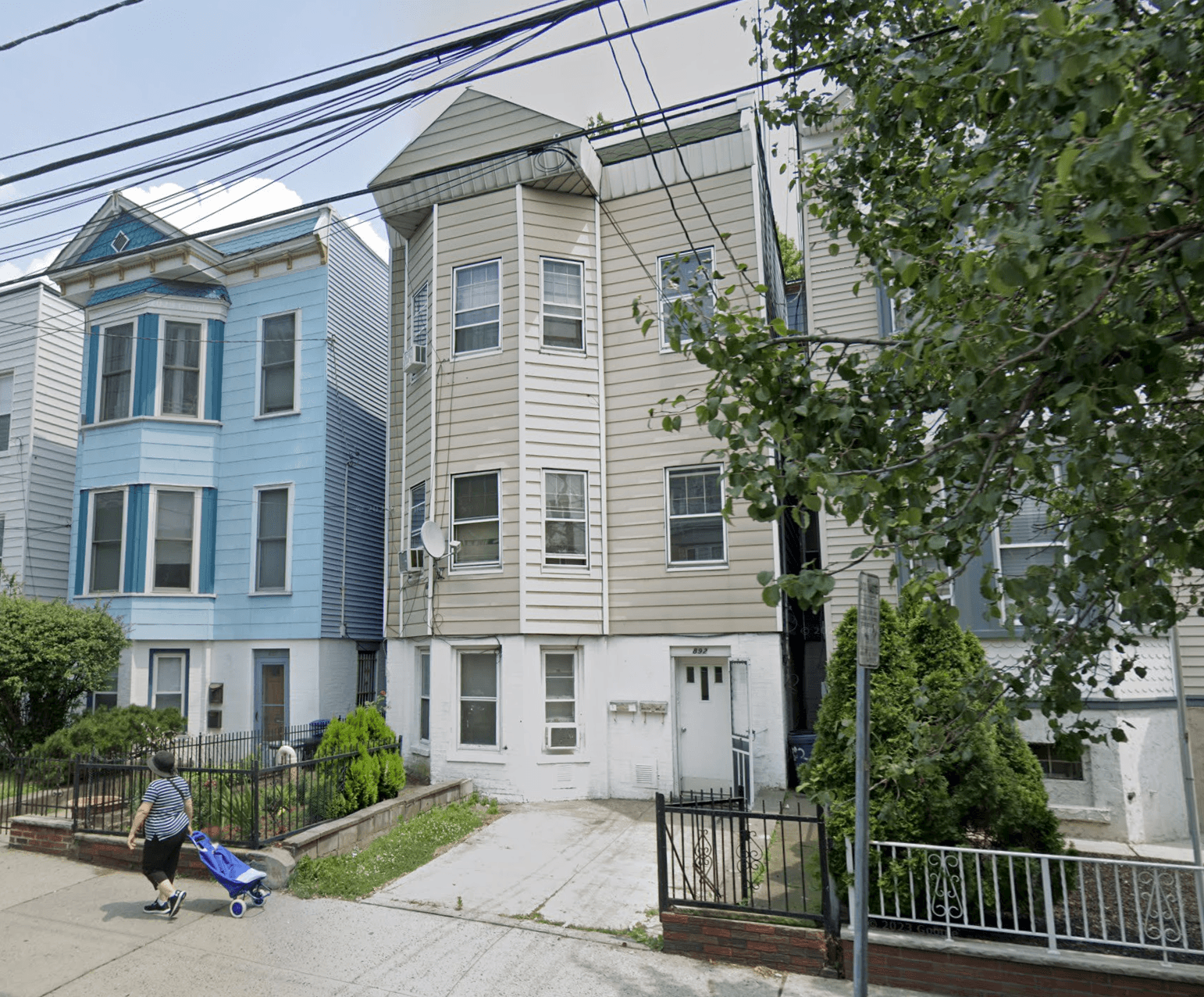 Property sold at 892 Summit Ave